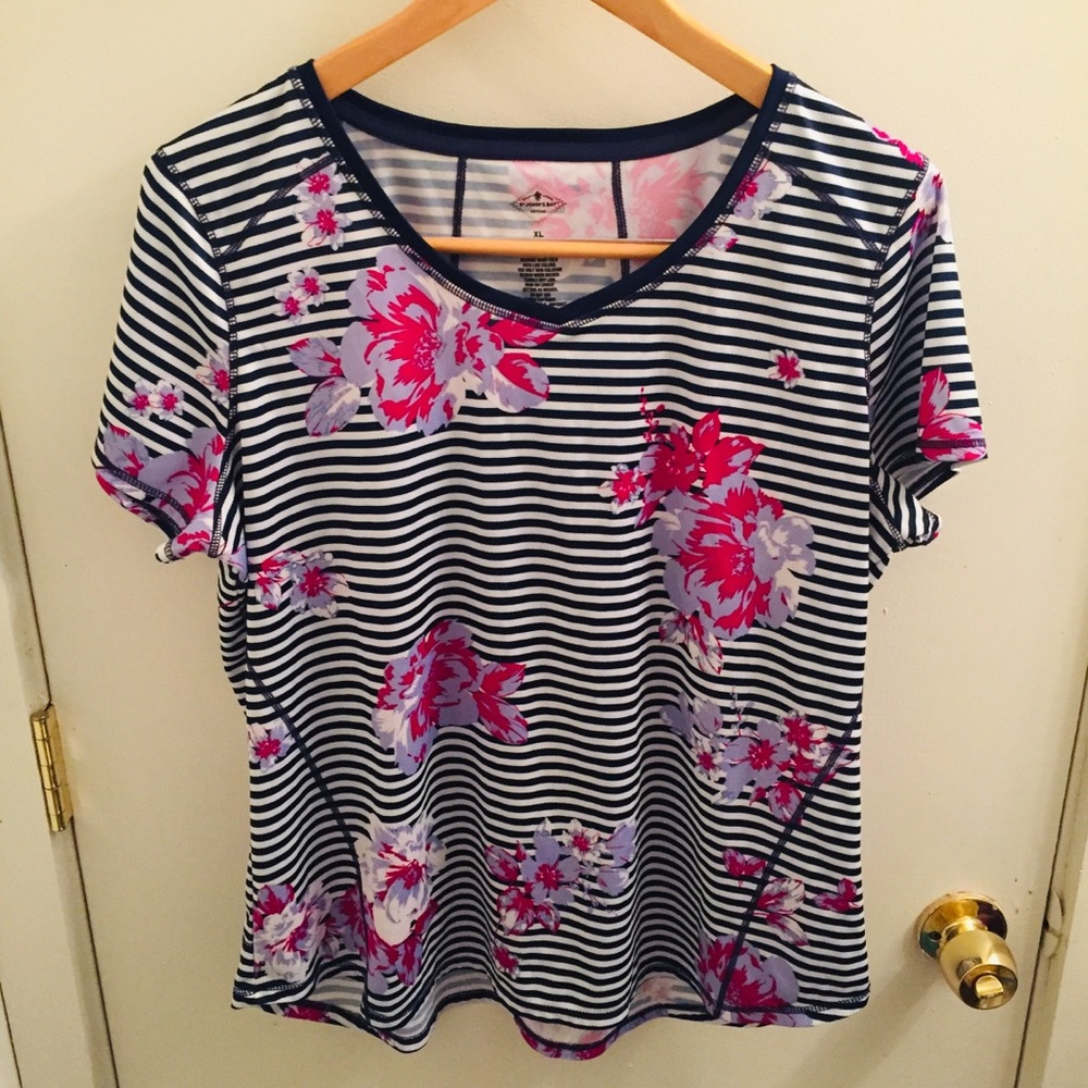 🥰3☆$25 St John’s Bay active striped floral 100%polyester